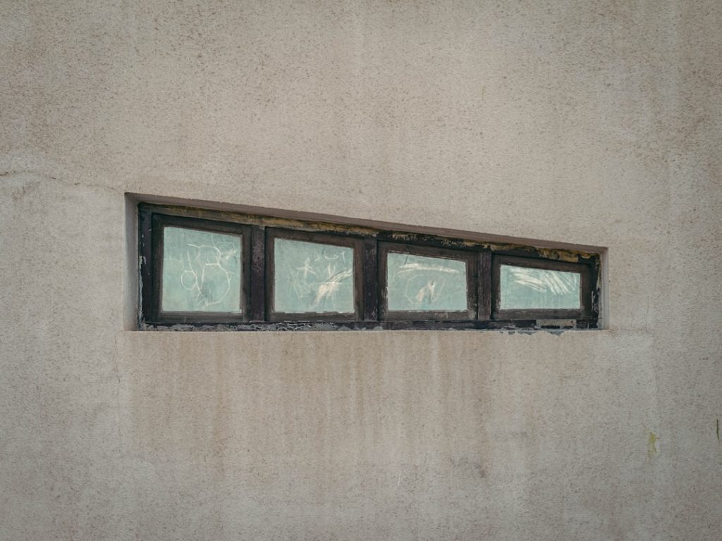 Photo window contractor