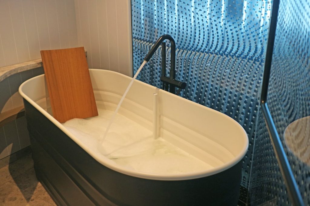Photo bathtub replacement