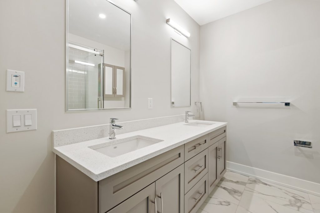 Photo bathroom remodel price